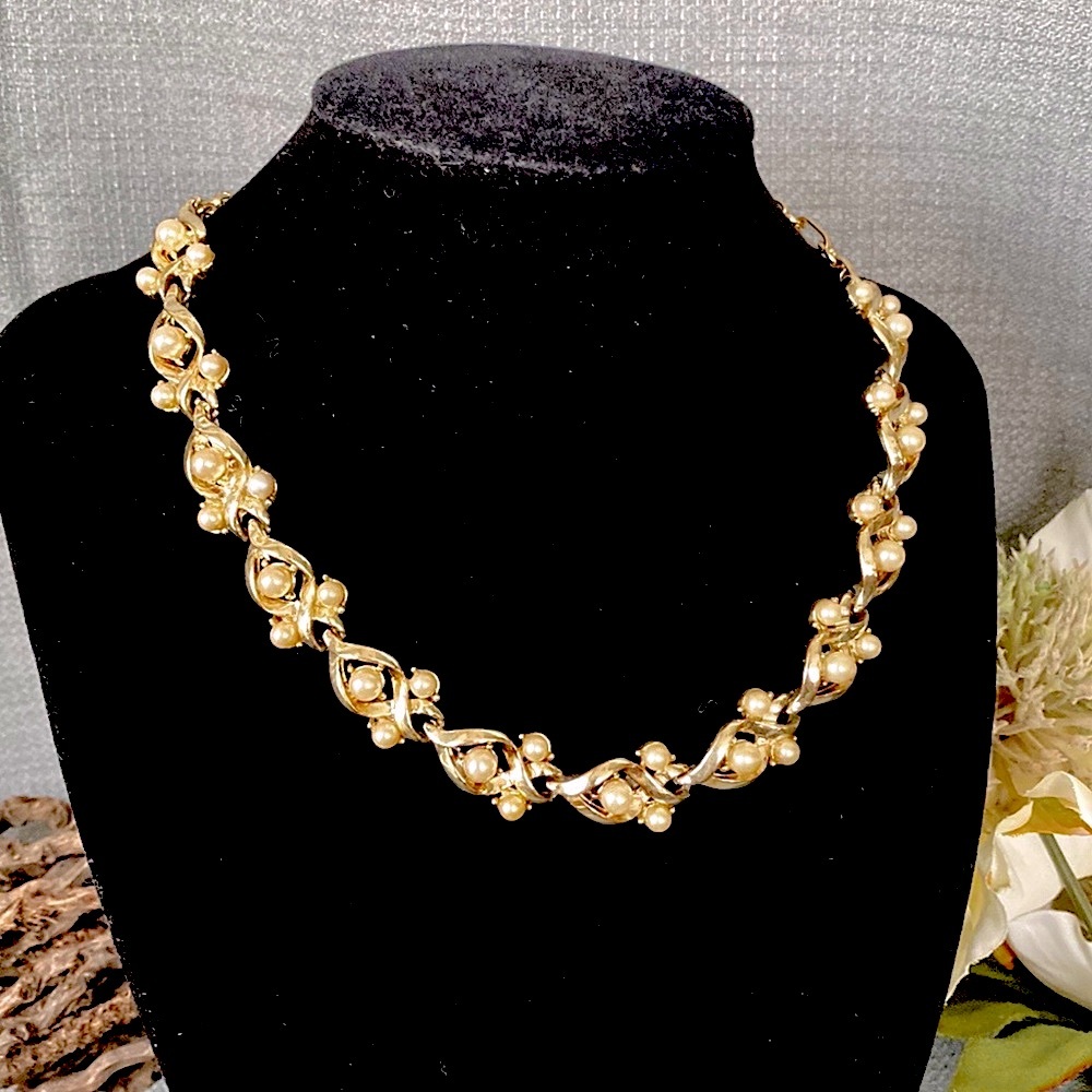 VTG- Vendome ‘50s Gold Tone & Swarovski Pearl “Real Look” Choker